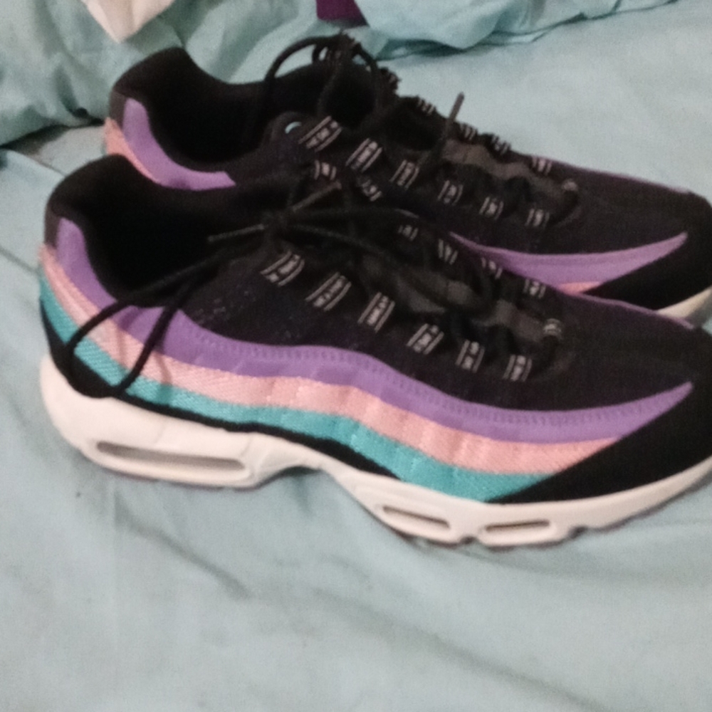 Airmax aneakers